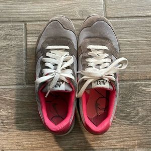 Women’s Nike shoes